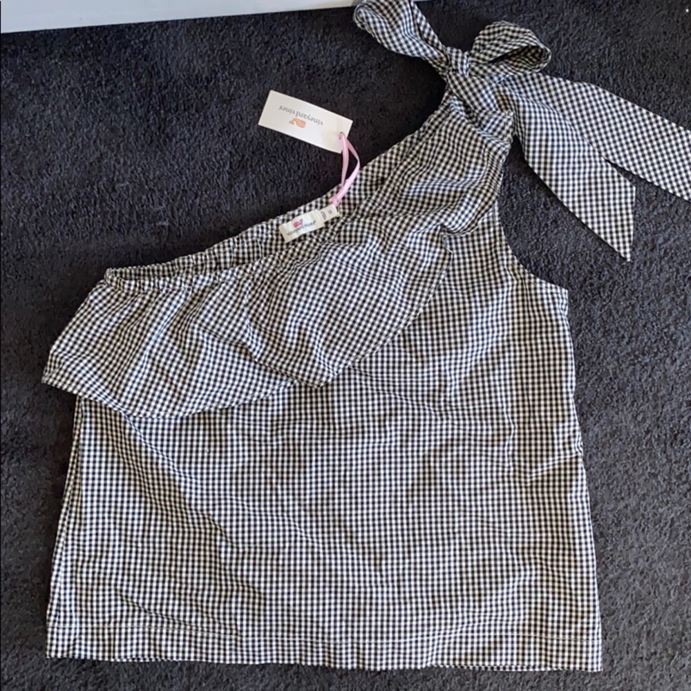 Vineyard vines one shoulder shirt